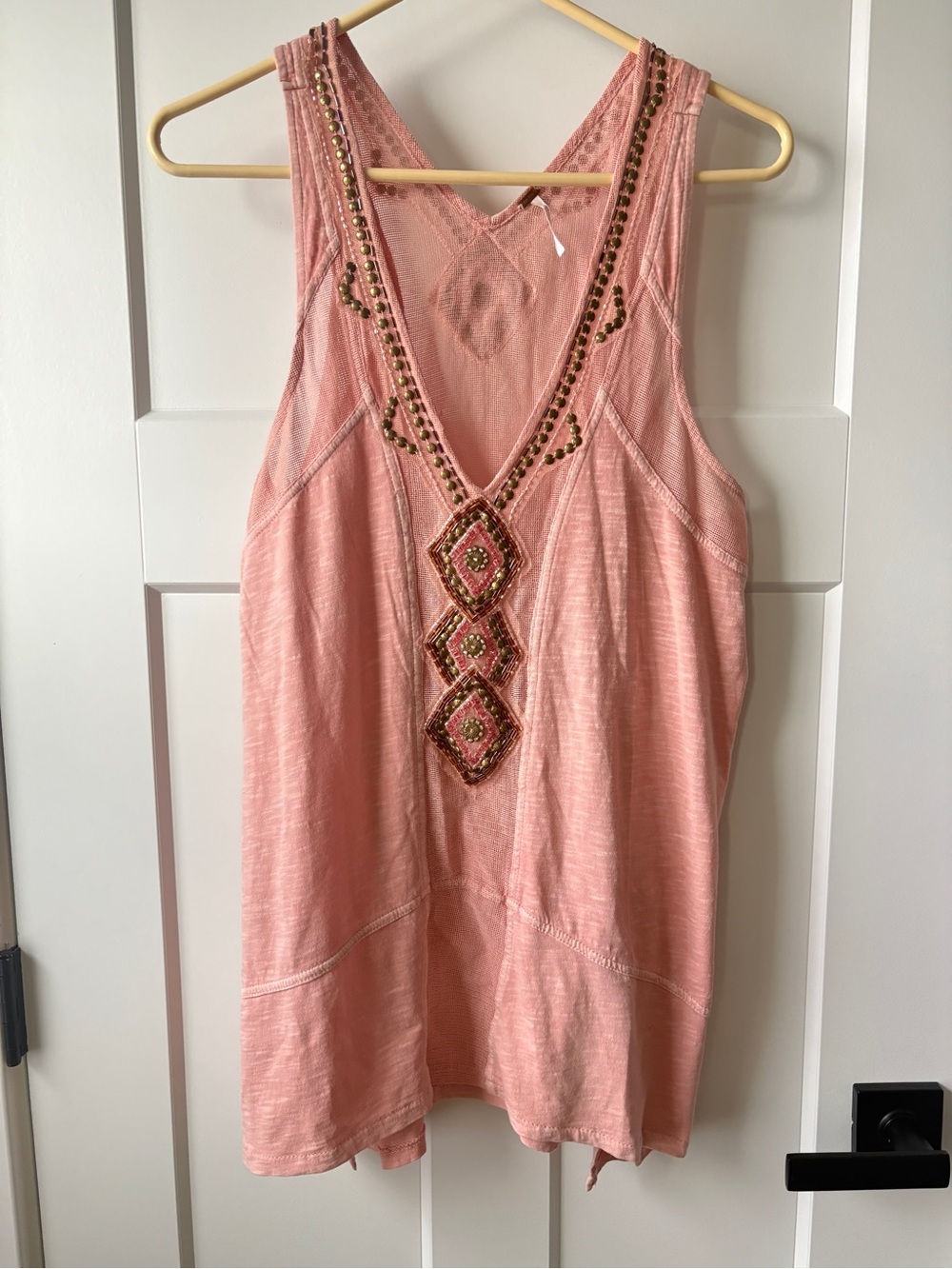 Peach/pink Free People ‘Focus on Center’ beaded v-neck tank top size MD - Picture 6 of 11